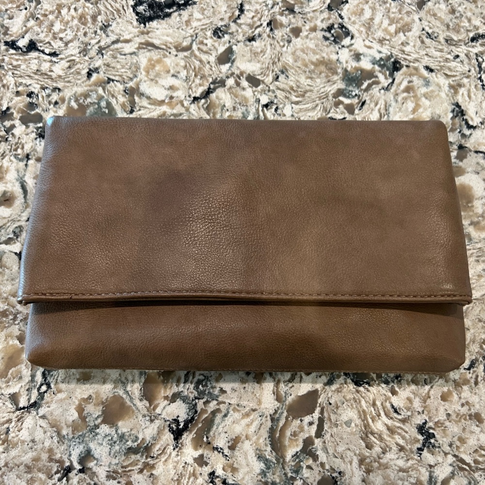 NWOT Kelly & Katie Faux Leather Chain Clutch/Wristlet - Picture 4 of 16
